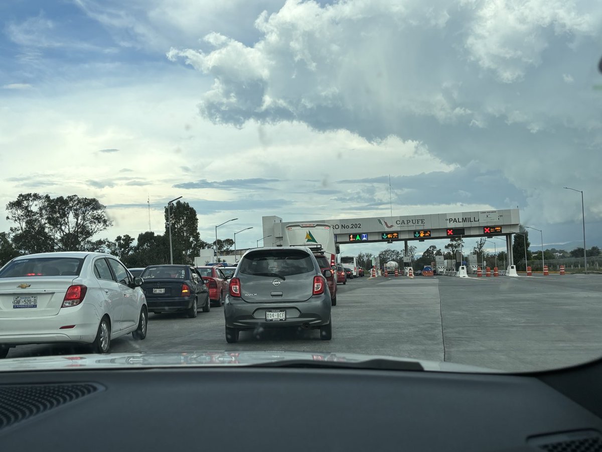 Irma75's tweet photo. ⁦@CAPUFE⁩ por qué hay más casetas cerradas que abiertas?? https://t.co/coKAEa2XNC