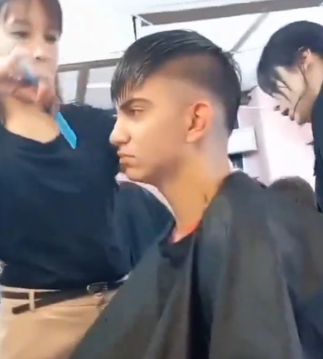 la cara de un hombre derrotado