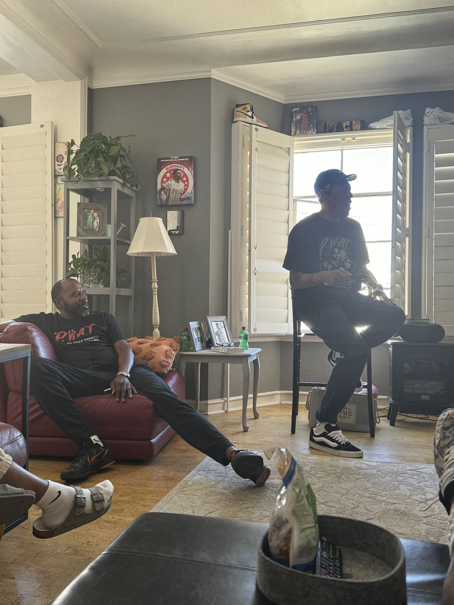 peytonwatson_'s tweet photo. no better feeling than being back in Long Beach! the 2 guys that shaped my basketball career always representing!! having this support system means the world 🤞🏾 https://t.co/H3CVxQcGOz
