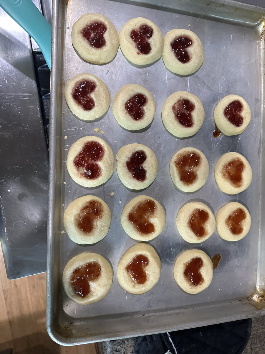 Shopping at vintage days with my youngest. Doing a long quiet mindful class. The hubby did the grocery shopping. Yeah! Bonus, my daughter made cookies. #gratefuledu