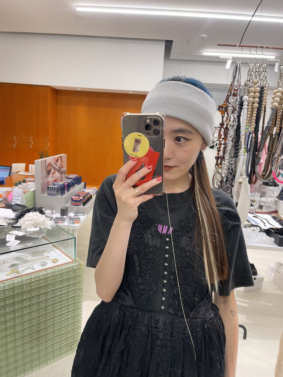 簡単にエクステ付けれるよ〜
フェスとか成人式とか絶対よい！

JURKで買えるよー！