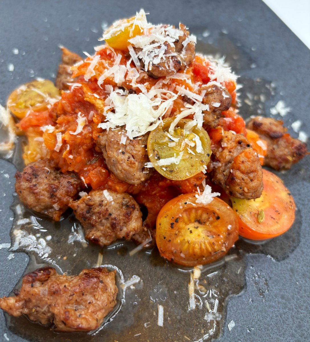 jenkovalov's tweet photo. Spaghetti squash fresh from the garden. Homemade marinara & Italian sausage. 🩷 #ChefMama #APE #FoodPorn https://t.co/AHTB7m7jlU