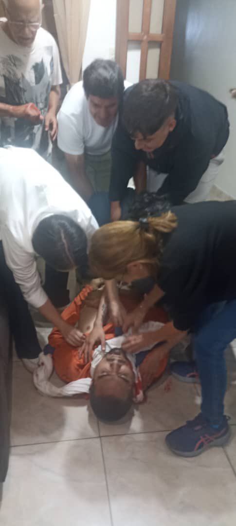 #URGENTE | Herido de gravedad en Táchira un joven luego de que colectivos chavistas llegaran disparando a los ciudadanos concentrados en un centro electoral.