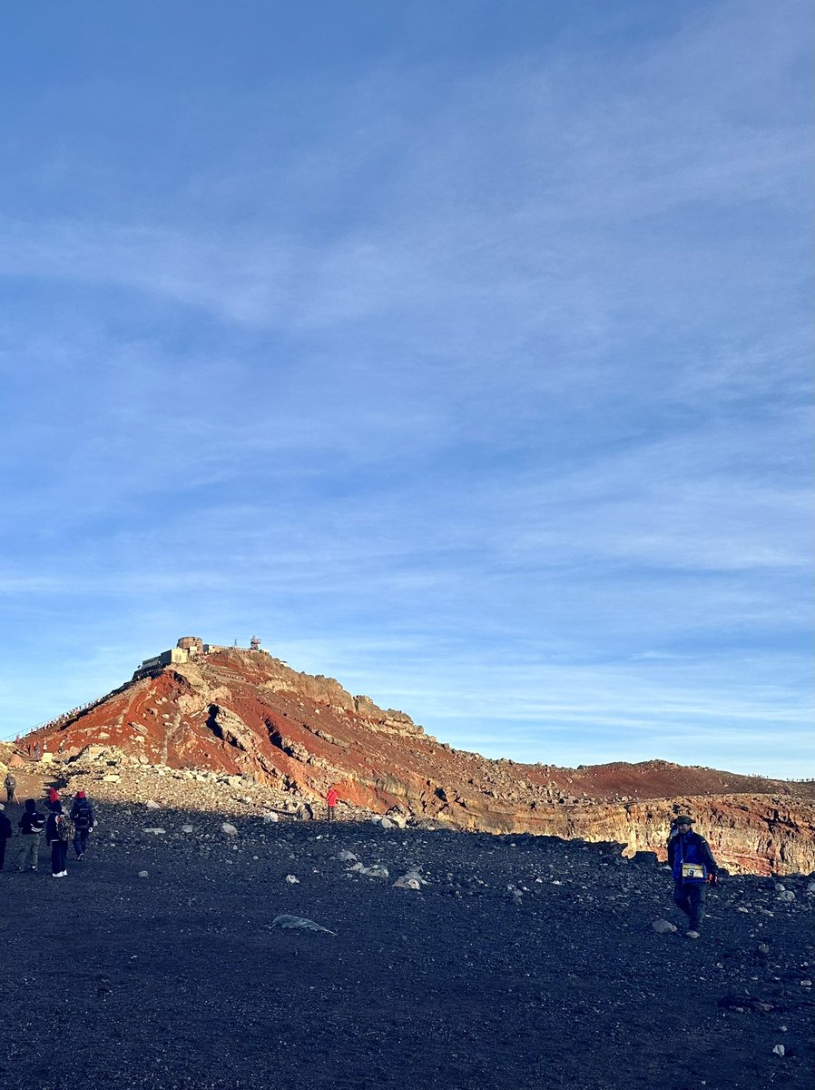 rachan68's tweet photo. ついに富士山に登ってきました！
富士山はやっぱり富士山🗻 https://t.co/xfSDRMYIU2