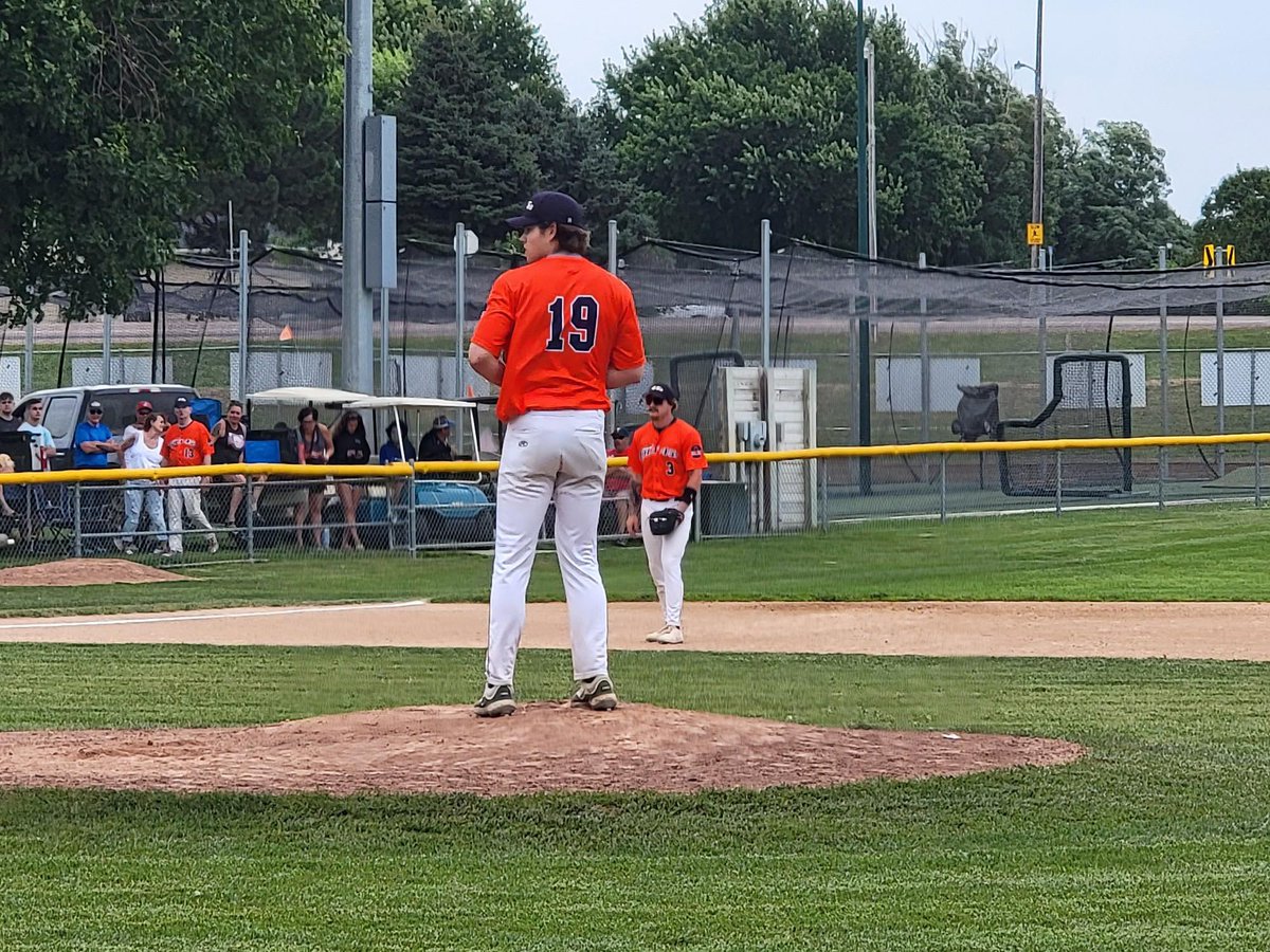 epcolt45s's tweet photo. Elk Point falls to Larchwood 7-2.

Beeck threw a nice 6 IP giving up 3 ER. 

Pick and Merrigan threw a scoreless inning each.

The .45s lone 3 hits all came in succession as Fejfar and Priebe both hit singles and then both stole bases. Pick drove them in with a 2 RBI single. https://t.co/lB9YWq4ztQ