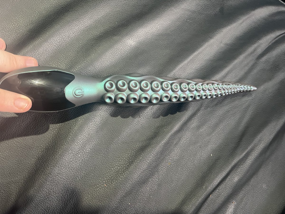 katieluvs2swing's tweet photo. Currently at 755 followers I will send a private 1 min video to anyone who reposts this so long as you following us, let’s get to 800… wanna see me use this toy .. get reposting #repost #followers #privatecontent https://t.co/FJF9zJqYb2