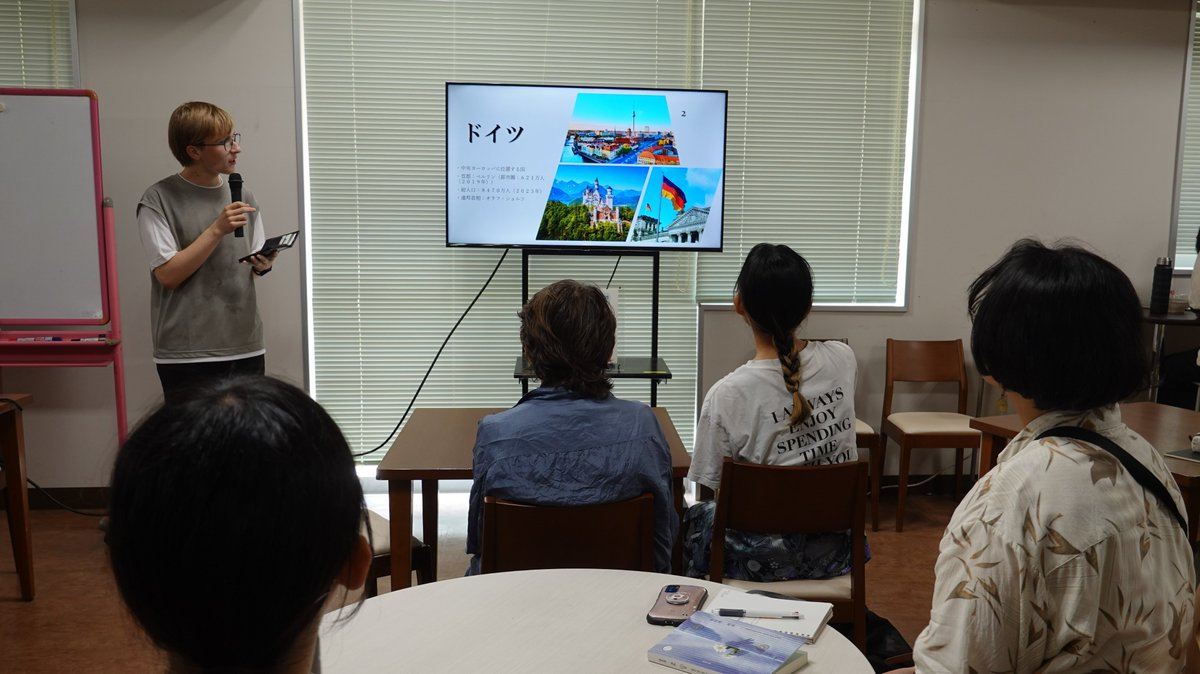 ShinshuUni's tweet photo. At global salon, #International #students introduced their home universities & countries in Japanese, and said studying abroad is a great experience. Their Japanese has improved so much, proving they have made good friends here!
@UniLeipzig @ChicoState #studyabroard #studyinjapan https://t.co/GwG4Q1YIEA