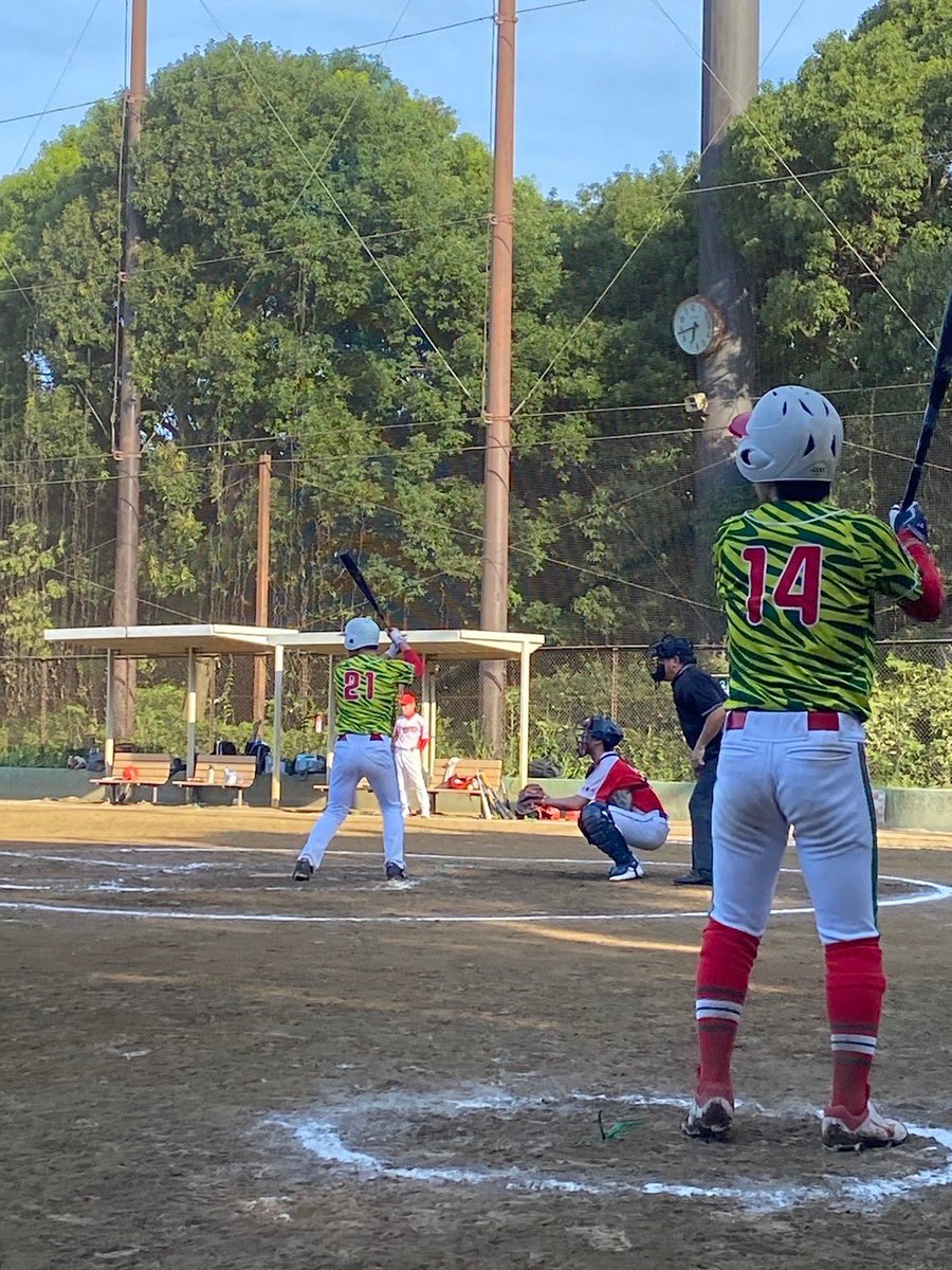 令和6年7月28日
神奈川県早朝野球大会
準決勝
対若松パワーズ様(横須賀)
7-5で勝利し決勝進出！

過去優勝し全日本への切符を勝ち取るも、コロナで大会中止と悔しい思いをしました

今年久々のチャンスをモノにし全日本出場！さらにその上の高みを目指して精進してまいります！