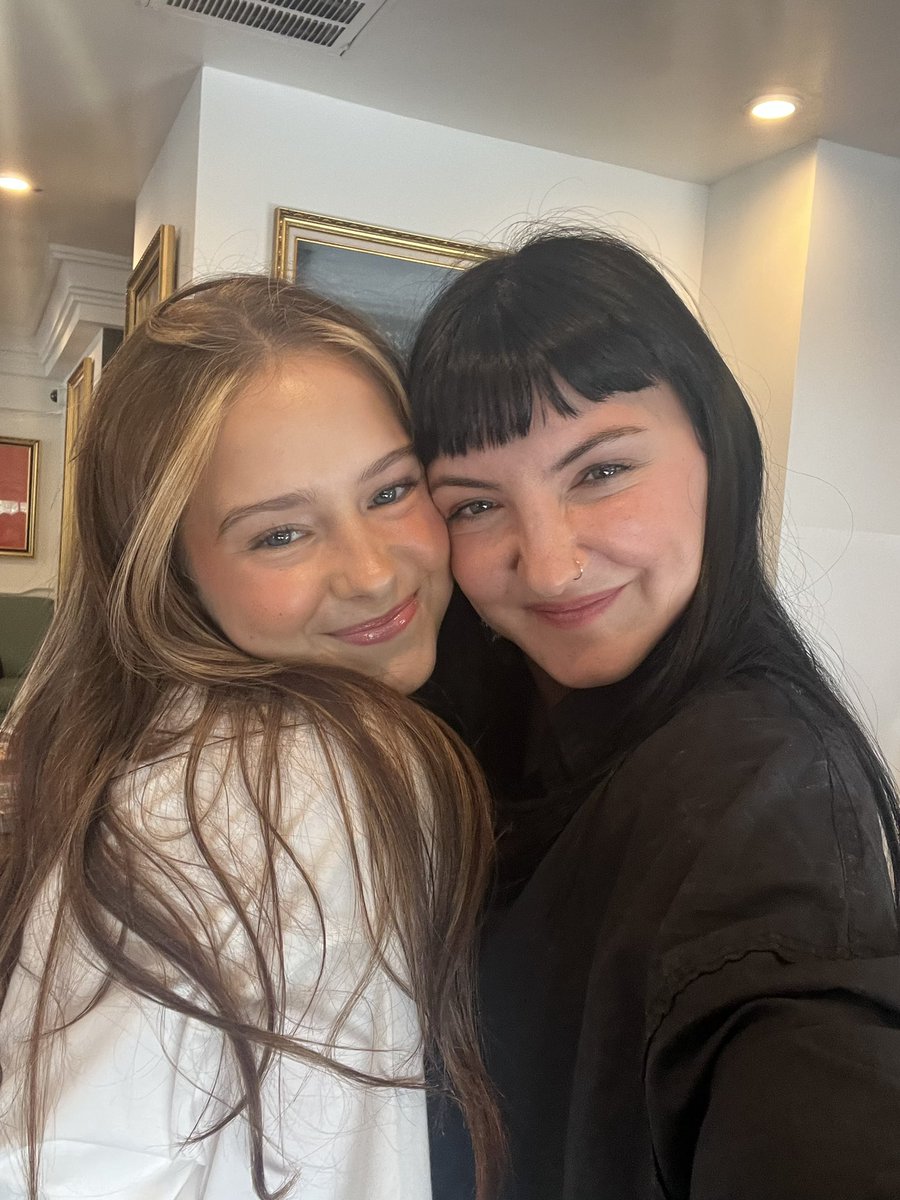 caitlin ੈ✩‧₊˚🗝️ tweet media