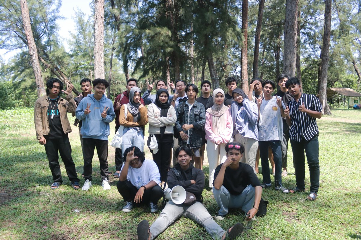 Daoinn_'s tweet photo. DIAJAK HILING MALAH JADI KANG POTO DADAKAN https://t.co/o3uFIK6ylC