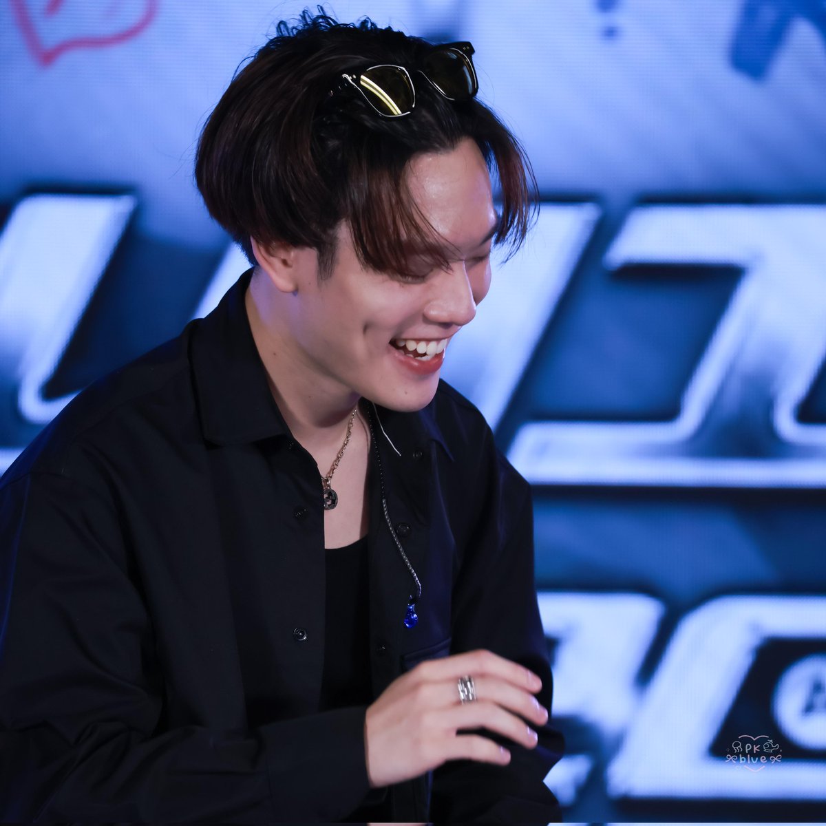 THEBLUEPK2's tweet image. ก็ยังคงฉดใฉฉะเหมอ ;)

#CTRPANUWAT
#QWINHIDEOUTSHOWCASE