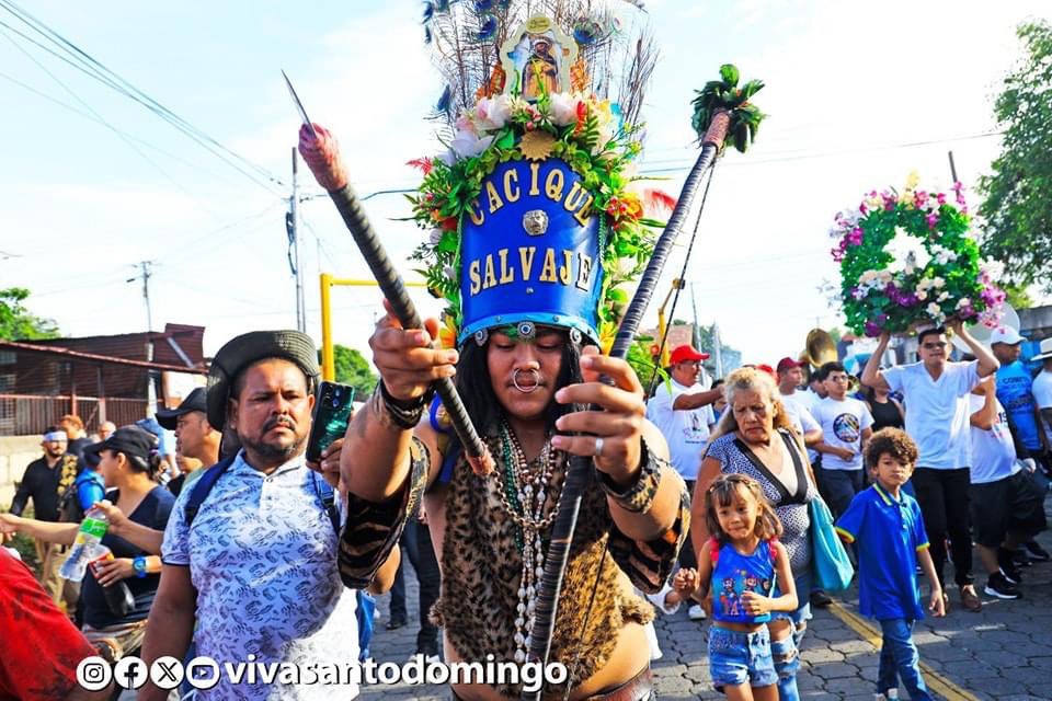 ‼️LA ROZA DEL CAMINO ‼️
Centenares de promesantes se desbordaron en la Roza del Camino, iniciando las Fiestas Tradicionales de Managua. 🎶💥🙏 La procesión salió del Gancho de Camino hacia Las Sierras de Managua, siguiendo una tradición de más de 130 años.

#Nicaragua