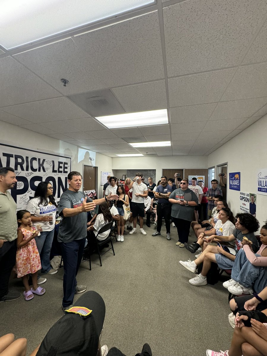 MMelkonian19's tweet photo. To mark 100 days until Election Day, Team Valladares and Team Gipson held a joint-Super Saturday event. We knocked on thousands of doors and spoke with hundreds of voters. A special thank you to GOP State Senate Leader @SenBrianJones for joining us! https://t.co/VG9j4ogXcu