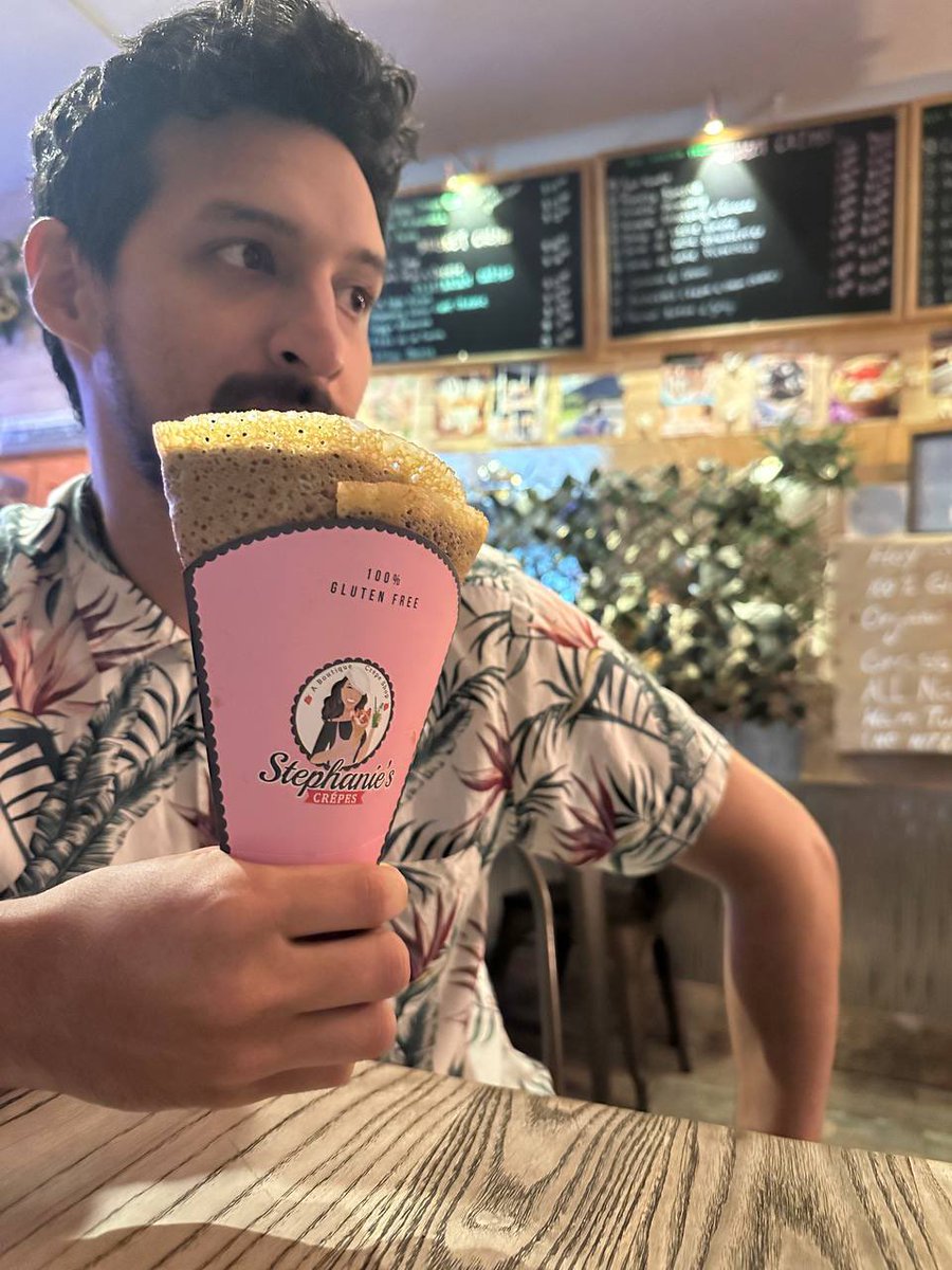 snapplebreaker's tweet photo. Comi sushi con @bizarreblurt. Y crepas. https://t.co/SF6D39GGou