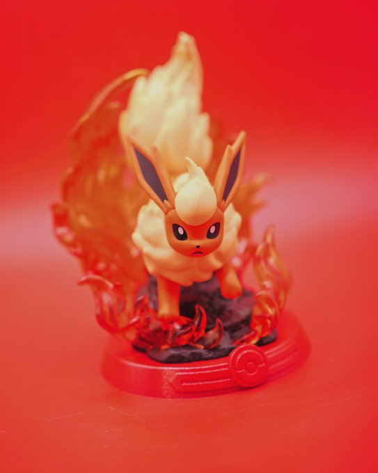 Vaporeon and Flareon https://t.co/WNwOqMWW9K