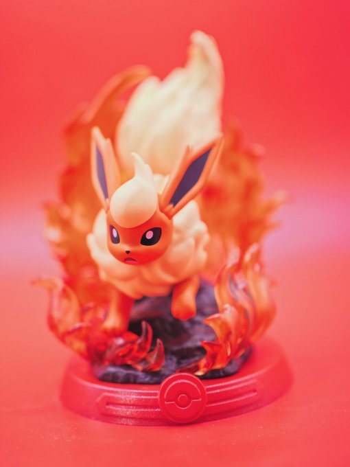 Vaporeon and Flareon https://t.co/WNwOqMWW9K