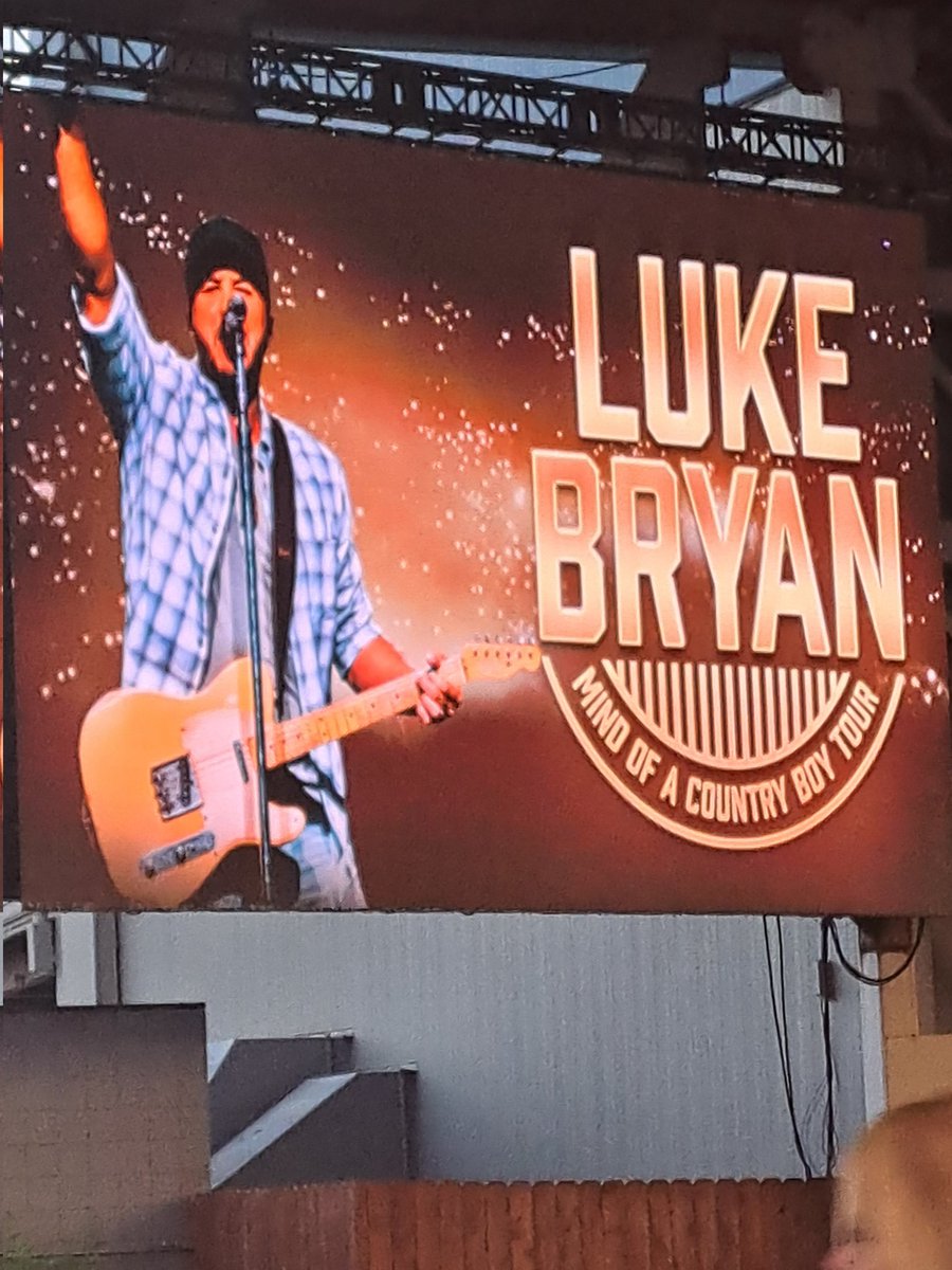 Current situation...
<a href="/lukebryan/">Luke Bryan</a>