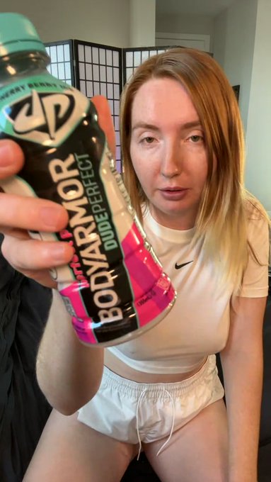 Eevee n Ginger 💖 is live now! https://t.co/Wlg7498yU3 https://t.co/2F81R9yFaF