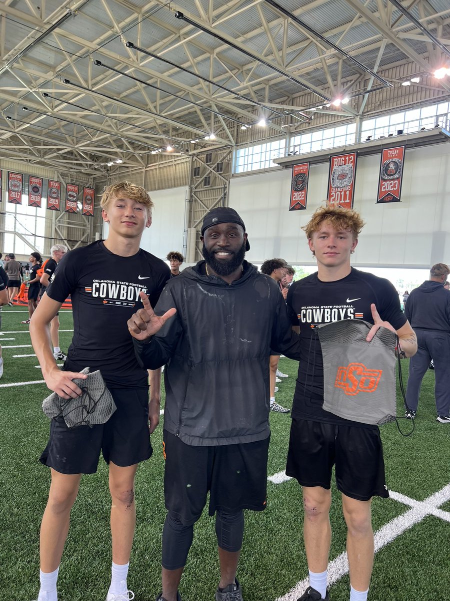 gabrielrush111's tweet photo. Great camp @CowboyFB got a lot of work in with the defensive back coaches 
@CoachBRob5 @coachoneal_osu @CoachTimDuffie 
@Coach_JBaker 
@OForsythe7  @ElginOwlsFB https://t.co/KOmn7Lkjjs