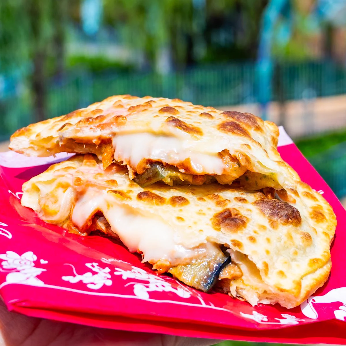 東京ディズニーシー セバスチャンのお皿 東京ディズニーシー セバスチャンのお皿 リトル・マーメイドの世界でお
