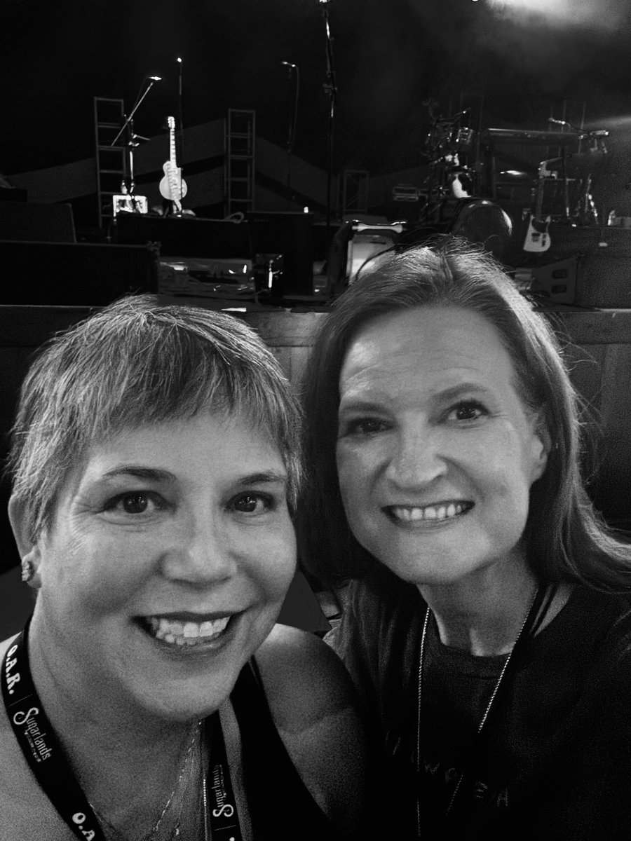akawaalien's tweet image. Traditional pre-show rail selfie. B&amp;amp;W bc concert lighting can be brutal 😜 Merriweather, 7/27/2024 #livemusic #concerts2024 #ofarevolution #show147 @marcroberge @mikelparis @richard_on @ofarevolution @jonlampleymusic @jerrydepizzo @chrisculos @benjgershman @taraannehartofficial