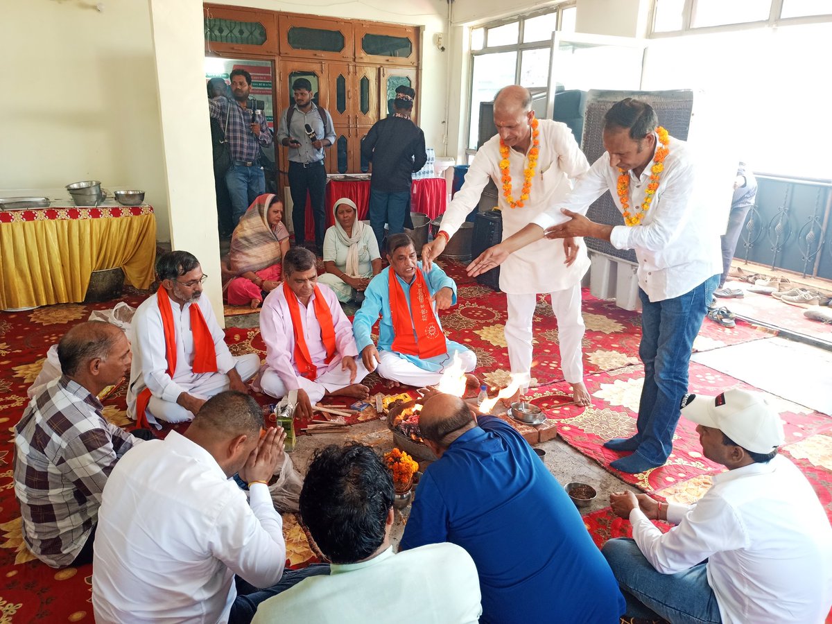 Nagenderbhadana's tweet photo. कार्यालय के उद्घघाटन में आए साथियों का बेश कीमती समय देने के लिए तहे दिल से धन्यवाद, मैं आजीवन आप सभी का आभारी रहूंगा व इस कार्यक्रम के दौरान सभी साथियों का उत्साह देखने को मिला और कार्यक्रम में उनकी हजारों की संख्या की मौजूदगी ने एनआईटी 86 में परिवर्तन का बिगुल बजा दिया है। https://t.co/fiexaU5gQ4