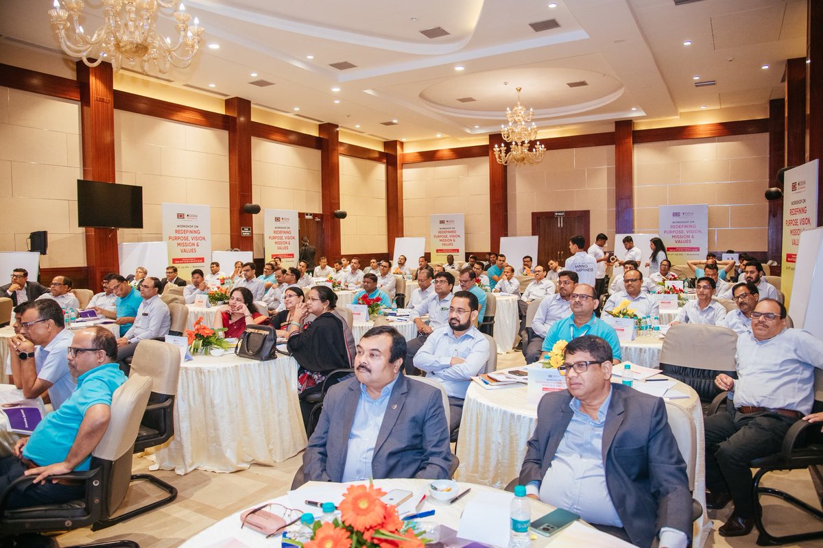 odisha_mining's tweet photo. OMC organised a two-day workshop on 'Redefining Purpose, Vision, Mission & Values' #PVMV in the presence of Shri DK Singh, IAS, Chairman, OMC, Shri Balwant Singh, IAS, MD, OMC, Directors, Senior Officials & partners @GrantThornton @KPMGIndia .
@balwantskalewa7 #MiningHappiness https://t.co/Hzx11B5BSw