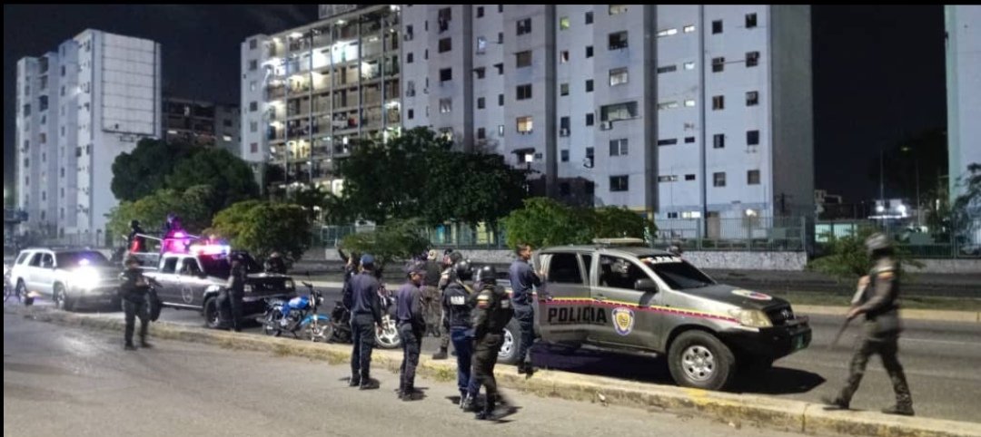 t3Presi's tweet image. Así las calles de Barquisimeto a esta hora, se reportan las dos primeras muertes en el sector Ruiz Pineda