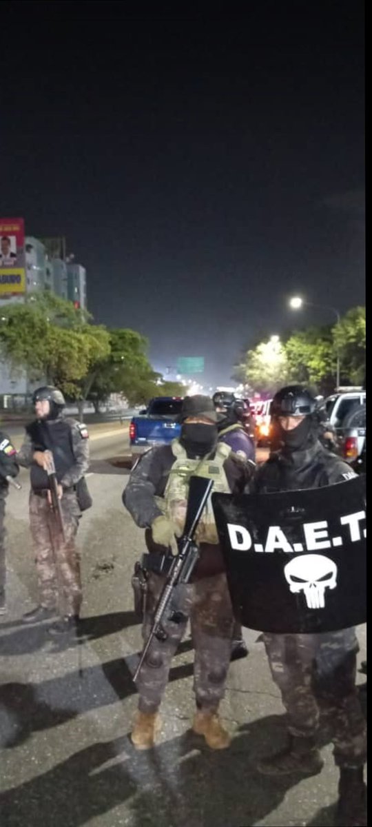 t3Presi's tweet image. Así las calles de Barquisimeto a esta hora, se reportan las dos primeras muertes en el sector Ruiz Pineda