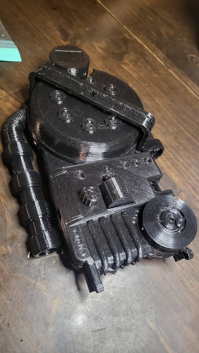 Need to reprint a few parts, but this is the pack that I'm gonna attach to my wrist mounted FE wand.

#ghostbusters #ghostbustersfrozenempire #ghostbusterstaintedlove #protonpack #3dprinted #wip #workinprogress
