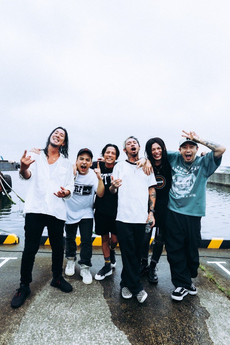 The BONEZ Big Smile Crew neck XL