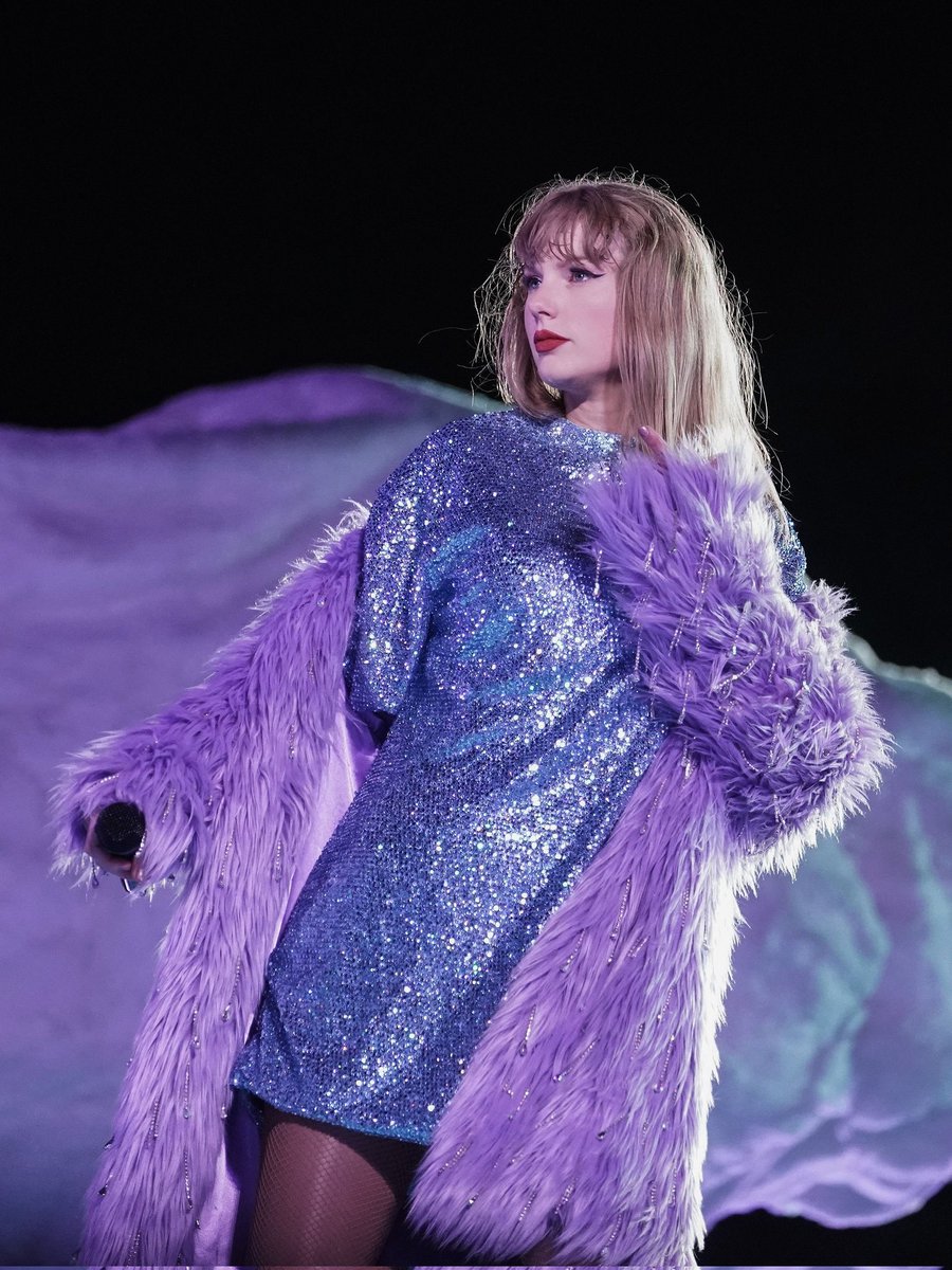 My Daily Taylorgraph: one photo/GIF etc. each day until Warsaw N1 (August 1st, 2024 – I'll be there!)
💚💛💜❤️🩵🖤🩷🩶🤎💙🤍

ONLY 3 DAYS LEFT!!! 🕰 NEXT SHOW! IS THIS REAL?!

#WarsawTSTheErasTour #TSTheErasTour #TaylorSwift