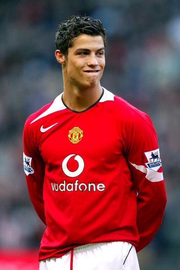 UTDKobi's tweet photo. 17. People thought the only disability Ronaldo played with was Harry Maguire, lol no Ronaldo has a knee condition which is known as 'tendinosis', which apparently has no cure and may get worse over time https://t.co/i7oSqbWlb3