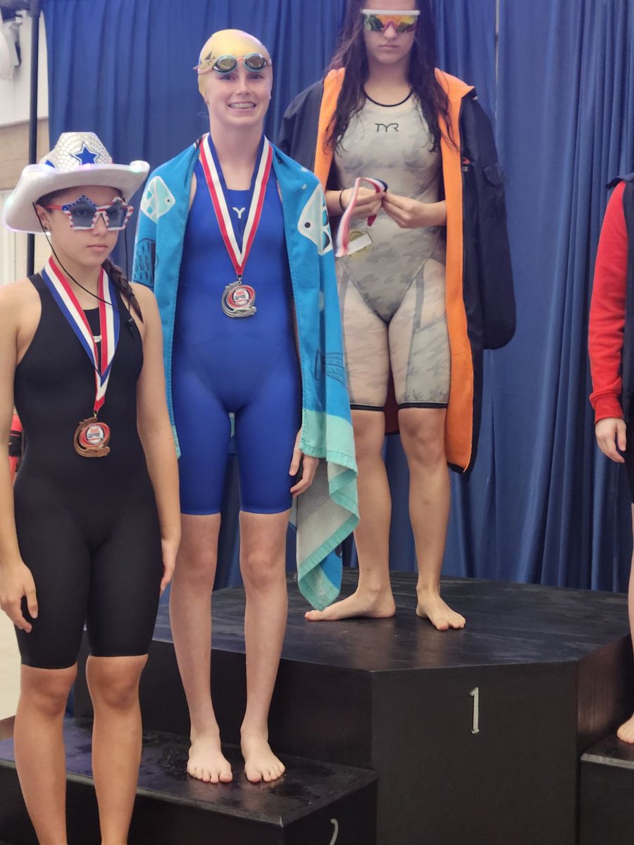bvilledolphins's tweet photo. Annie, 2nd, 100 back. #FinsUp https://t.co/AVmxHbAKIr