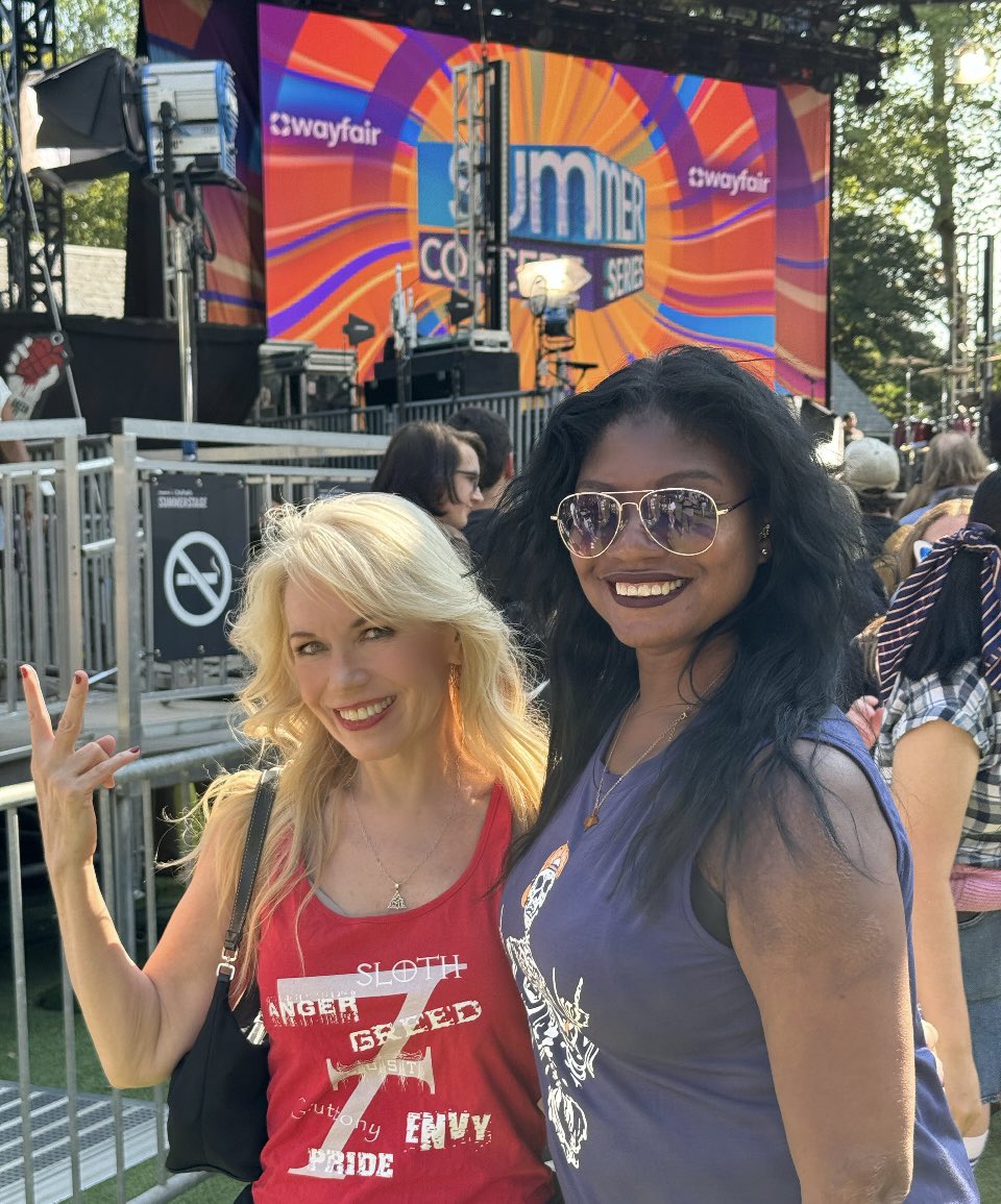 RobertaRT's tweet photo. At @GreenDay concert in Central Park #greenday #summerstage #centralpark #nyc https://t.co/eQb78RiHal