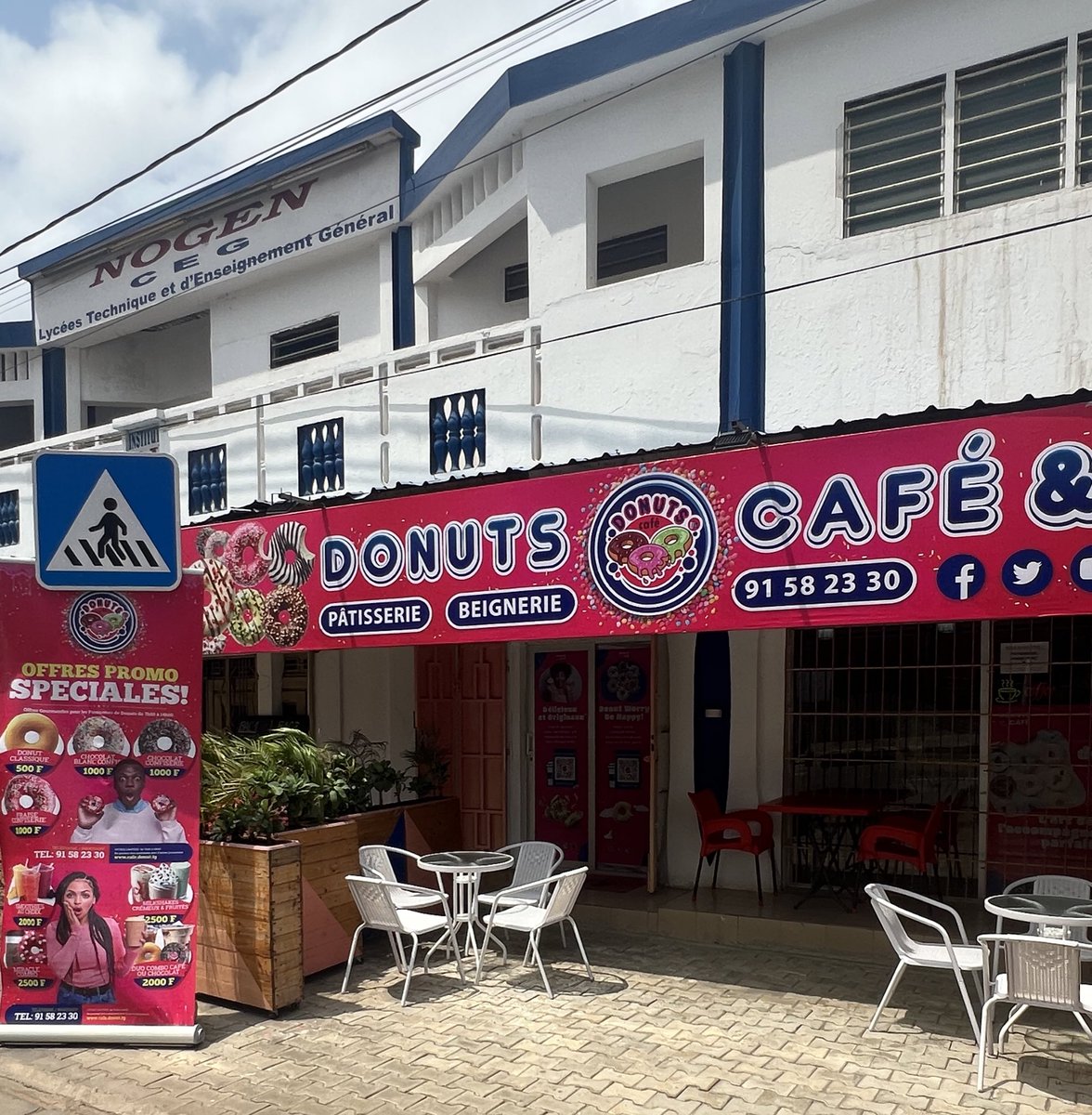 Bonjour  👋 🫦🍩 Good Morning from/de Lomé 🇹🇬 <a href="/donut_tg/">Donuts Café 🇹🇬</a>  

📍2576 Boulevard Jean Paul 2
En face du Casino Jackpot 🎰
☎️ +228 91 58 23 30

#donutscafe #lometogo #lométogo 
#donut #doughnut #TT228 #tgtwittos

donut.tg