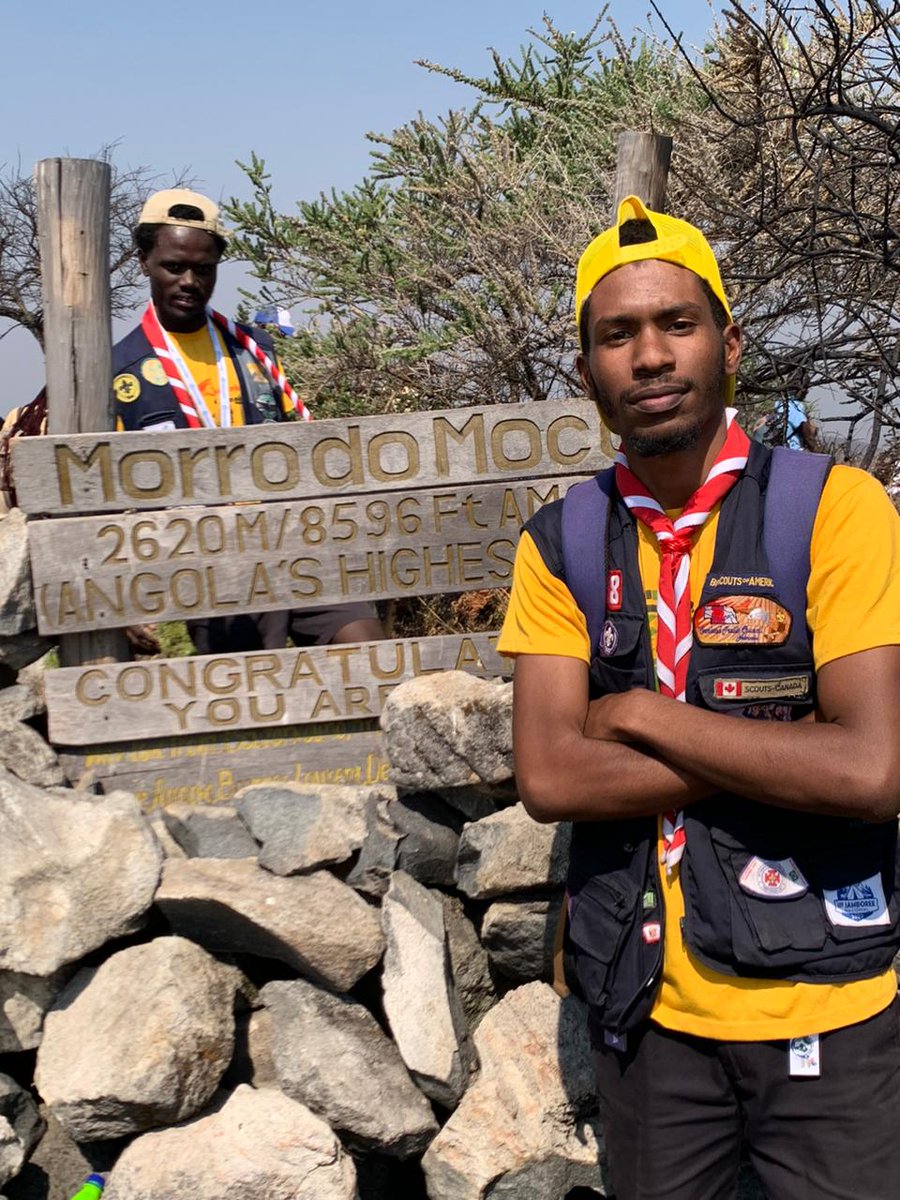 gall_electron's tweet photo. Abraçei o desafio e consegui escalar o ponto mais alto de Angola 🇦🇴 (Morro do Moco). Foram cerca de 4 horas para chegar ao topo, um total de 2620 metros de altitude. 
AEA 30 ANOS A IMPACTAR OS JOVENS E AS COMUNIDADES 
#Escutismo #aea #scouts https://t.co/LPtJh3iCGX