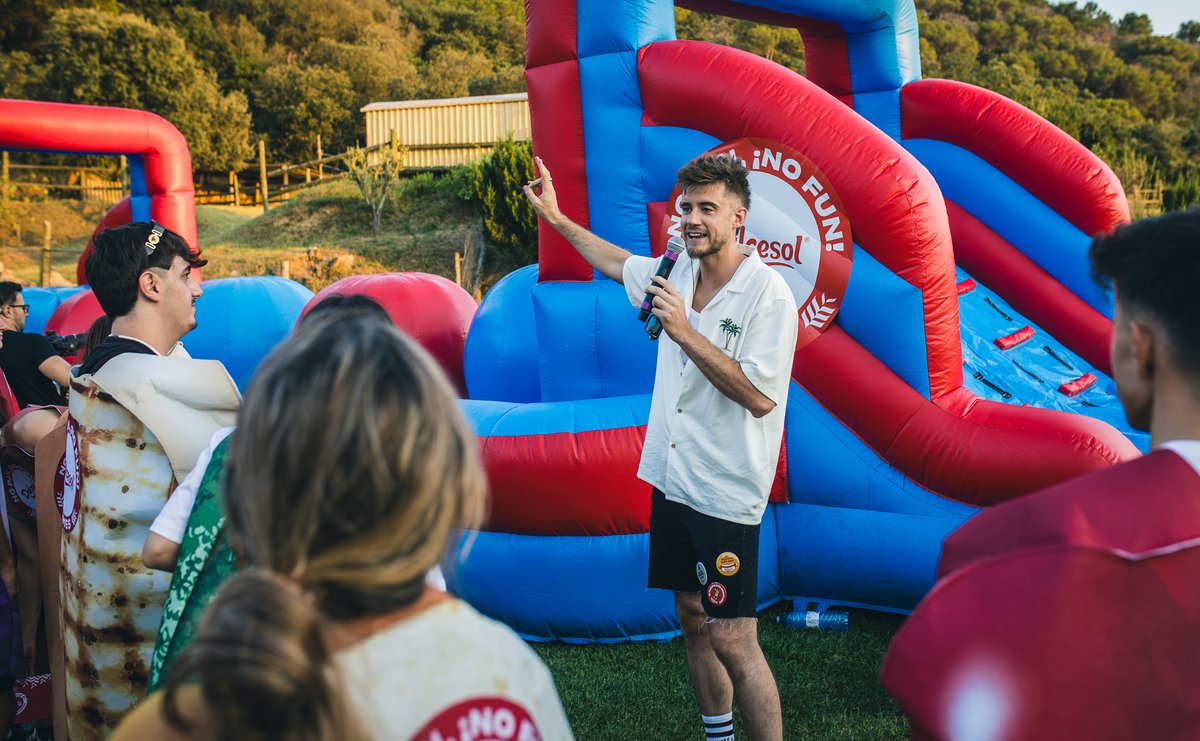 vickyfoods's tweet photo. 🥰¡La 1ª edición de los #NoPanNoFunGames fue todo un éxito! Más de 90 personas se dieron cita en este proyecto de nuestra marca Dulcesol. Los tres equipos: Burger, Wrap y Hot dog, contaron con creadores de contenido que nos hicieron vivir un día de aventuras increíble.🤗 https://t.co/nWzwj6ROhp