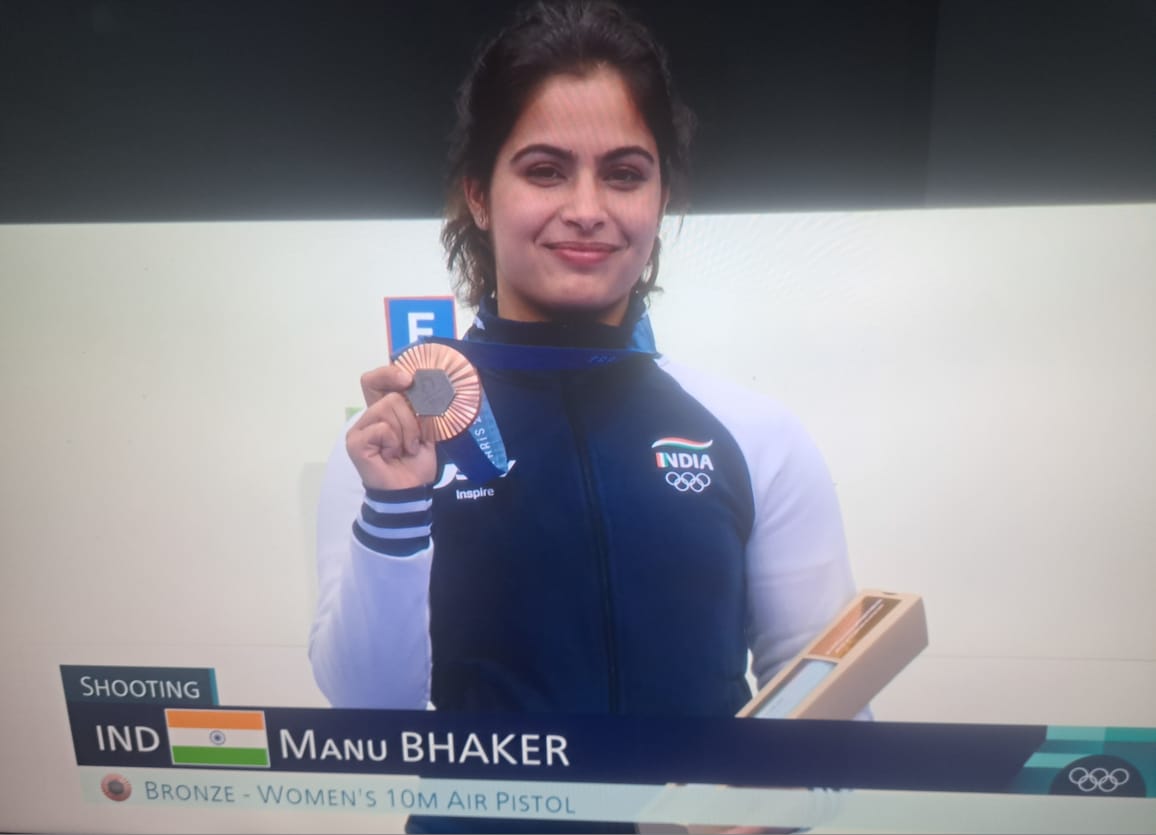G_Committee's tweet image. Congratulates Manu Bhaker for winning India&apos;s first Medal at Paris Olympics 2024 by winning Bronze Medal in Women&apos;s 10m Air Pistol Event. #IndiaAtOlympics #Paris2024📷 #shooting #bronzemedal #ManuBhakar 
@PIB_India 
@MIB_India 
@YASMinistry 
@brajbabu0001 
@ManuBhakar