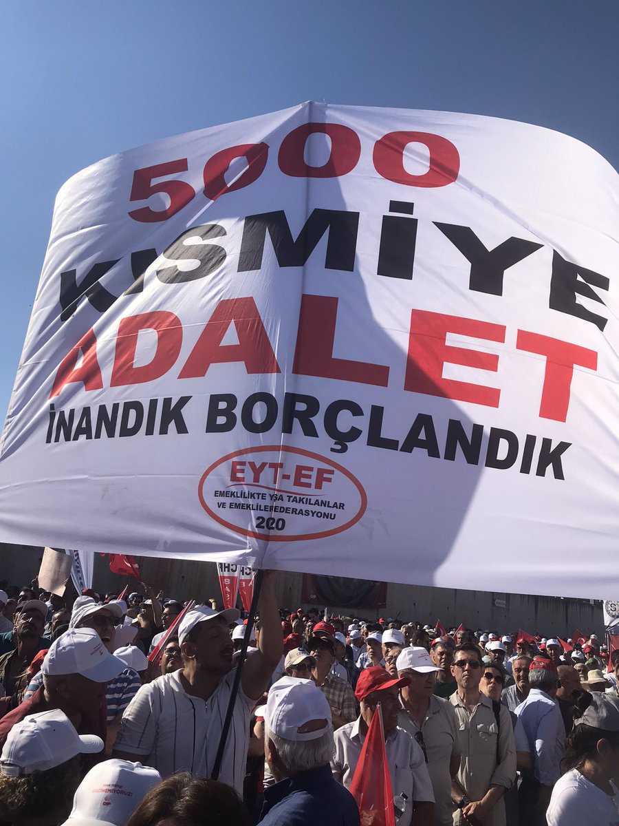 tuncay17yenice1's tweet photo. 5 bin prim günü ve kısmi emeklilik hakları verilmedi,mağduriyetler halen devam ediyor 

#5000KısmiyiKüçümseme 
#16MilyonEmekliyiHafifeAlma https://t.co/5wwEQPz71s