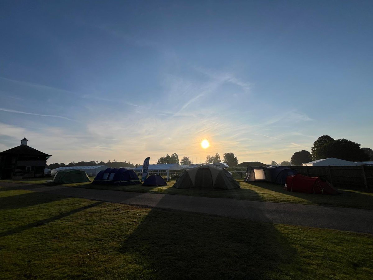 iMusters's tweet photo. @ChurchSutton are ready for another amazing @newdayevent https://t.co/clxfQD0Kv6