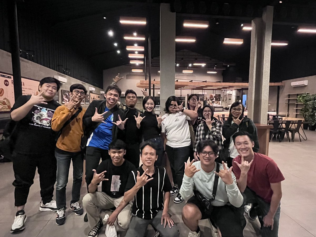 Rapat strategi SSK 2024, Sabtu (27/5) lalu. Terimakasih traktirannya ya ka Frans dan ci <a href="/rona__ang/">Rona Ang</a> 😘

#RonaSenbatsu2024