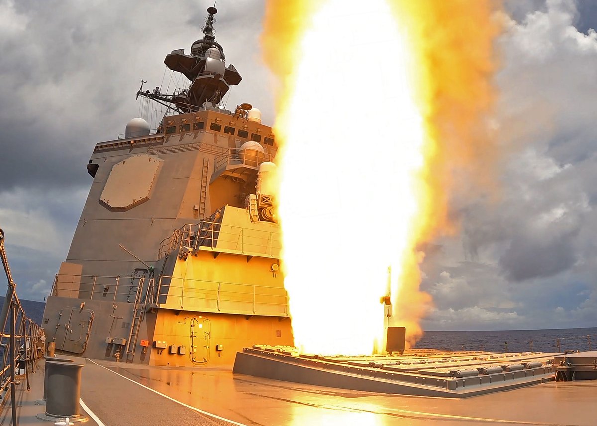 護衛艦 #まや 、SM-2発射！！ ハワイ諸島周辺海域で実施したミサイル