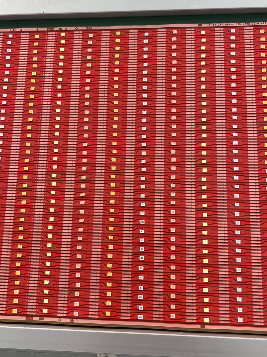springartled's tweet photo. Skd led strip-Support customization 
Low voltage,54 leds per meter 
Color:Green,Red,Blue,Golden 
Welcome to customize!
#skd #skdstrip #factory #customize https://t.co/r2HKPUjnZQ