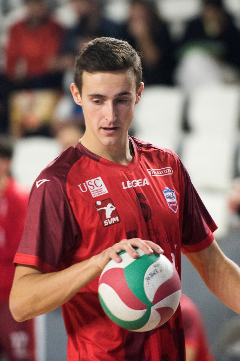 LEGEA_official's tweet photo. Uniti insieme per un'unica passione. 📷

 @cvemevelugo veste LEGEA 

#sponsorship
​#keeprunningwithus
#cvemevelugo ​
#sponsor
#volley https://t.co/zdEzHjS0hI