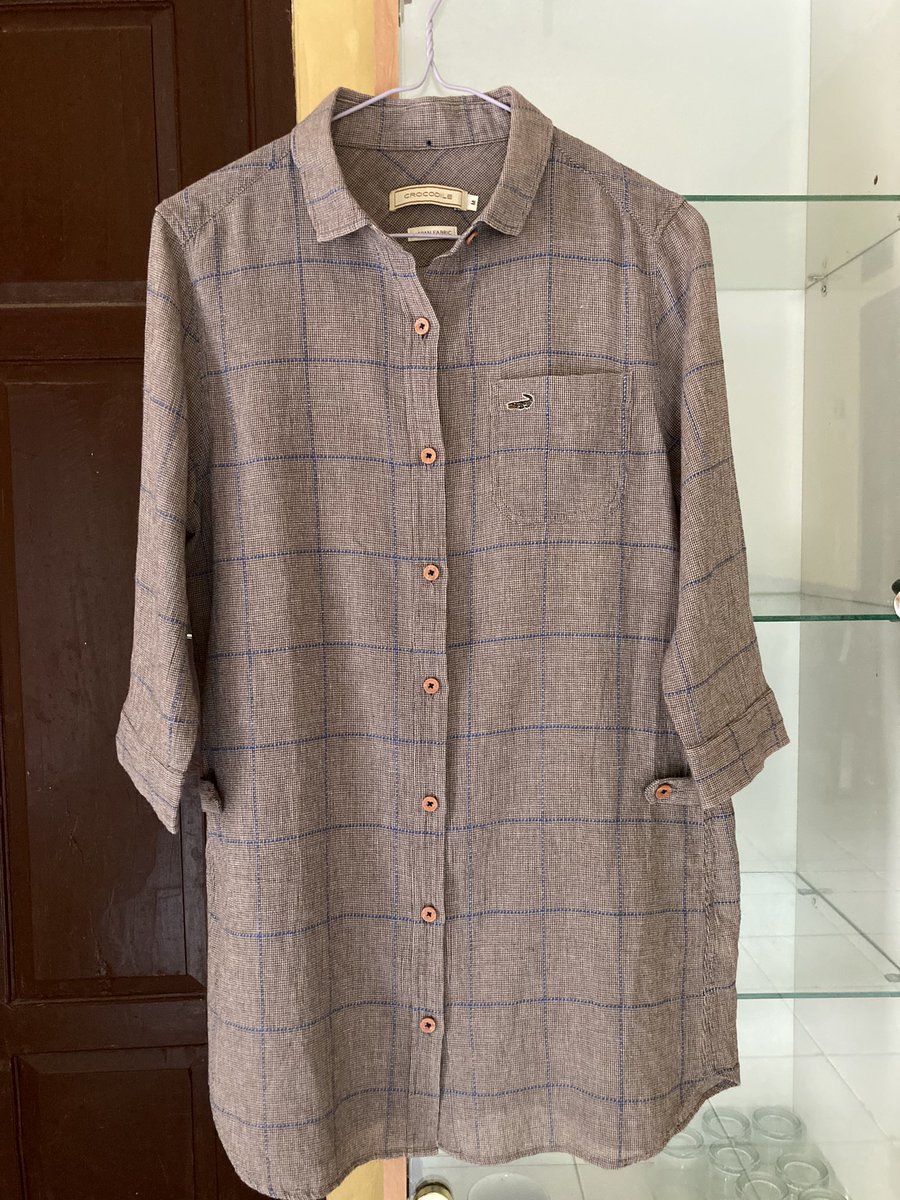 trymarr_'s tweet image. wts preloved kemeja uniqlo #wtb #wts #preloved
