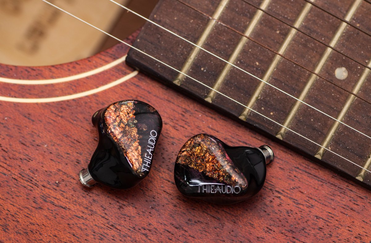 thieaudio's tweet image. Strum your way to sonic bliss. 🎸🎧#V16Divinity   
     
#THIEAUDIO #iems #hifi #audiophile #music