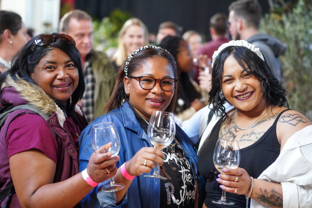 VisitStellies's tweet photo. Wine Town #Stellenbosch is Here!🍷
Starting today, July 29, through Sunday, Aug 4, South Africa's heartland of wine invites families & friends to celebrate the annual Wine Town #Stellenbosch!
➡️See more https://t.co/Xqg7SVLLpT
📷: @vuurtoring
#visitstellenbosch @StellWineRoute https://t.co/B5q8SiaZKq