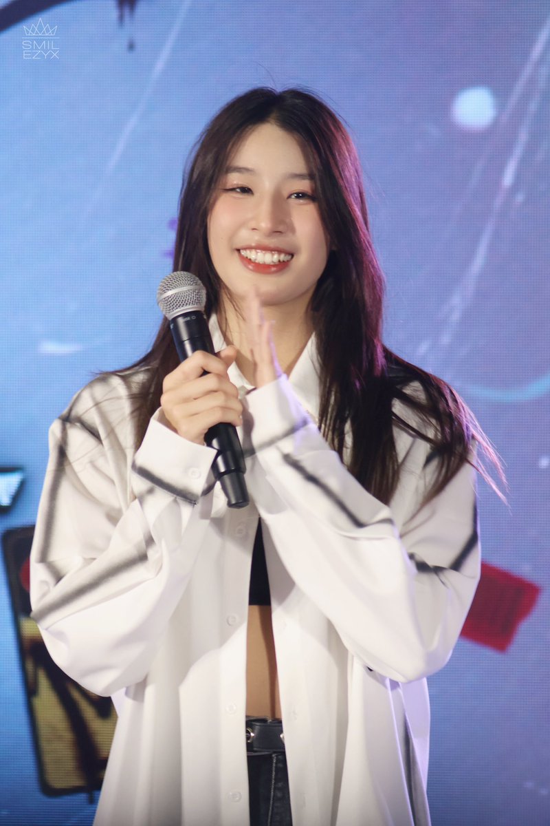 _smilezyx's tweet image. น้องหมิงหมิงสวยมาก💖

240728 | #QWINHIDEOUTSHOWCASE
#MINGMINGMINDY #MINDY_TH