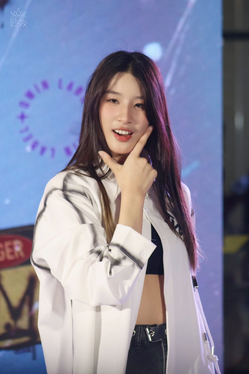 _smilezyx's tweet image. น้องหมิงหมิงสวยมาก💖

240728 | #QWINHIDEOUTSHOWCASE
#MINGMINGMINDY #MINDY_TH